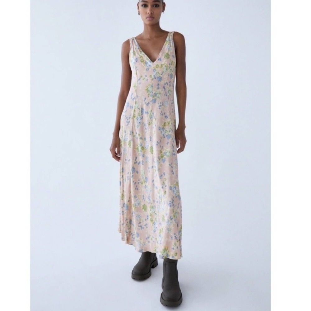 ZARA FLORAL PRINT V-NECK MIDI DRESS SIZE XS BLOGGER FAVORITE